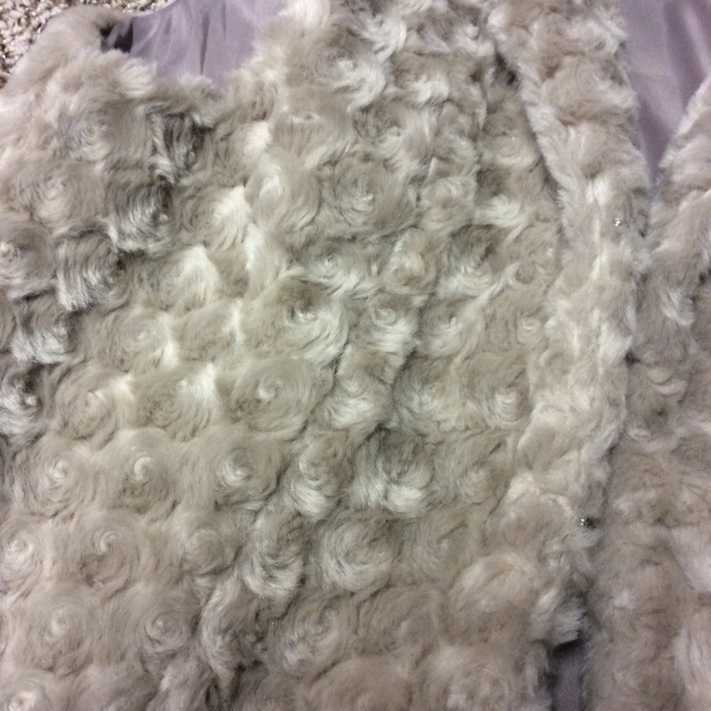 ELLE Vest - Picture 2 of 5